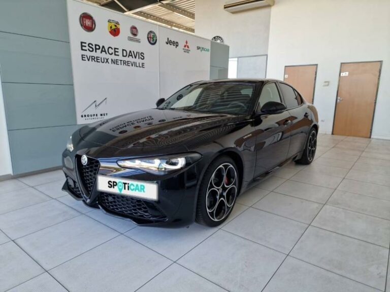 ALFA ROMEO-Giulia 2.2 Diesel 160ch Veloce AT8 Noir Vulcano Métallisée-EVREUX-1