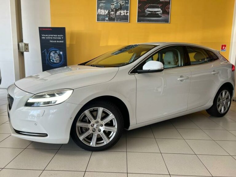 VOLVO-V40 D3 AdBlue 150ch Inscription Geartronic Blanc Cristal-MONDEVILLE-1